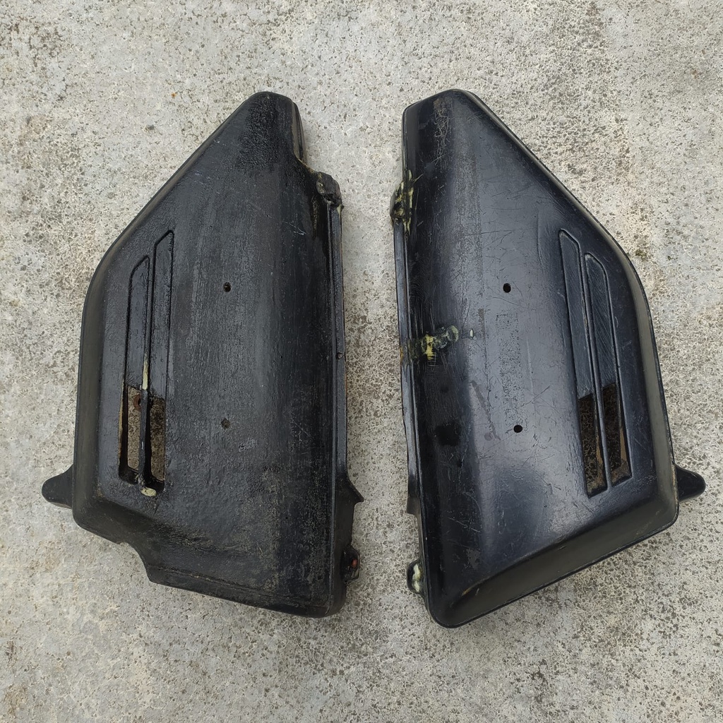 sepasang cover tutup aki tepong honda GL100 original copotan