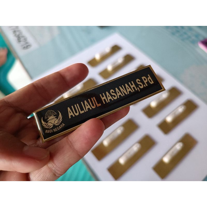 

nametag gold kuningan