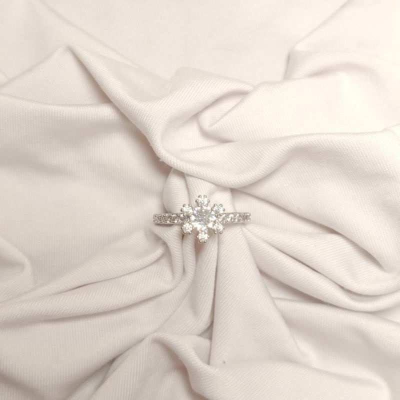 Cincin bunga condong dalam berlian cincin wanita cincin xuping cincin imitasi cincin murah cincin an