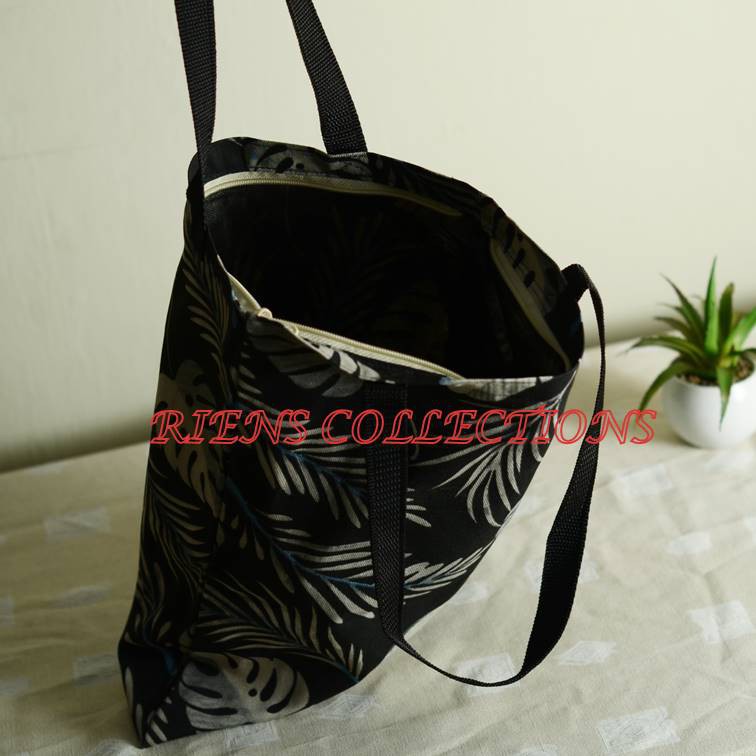 RIENS COLLECTIONS. TOTEBAG KANVAS MOTIF FLORAL LATAR HITAM. Riens Collections