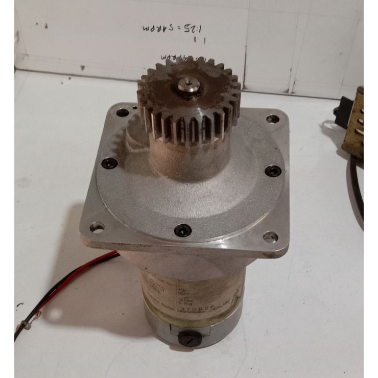 Dc Motor Gearbox 24V 40Watt Ratio 1 : 35