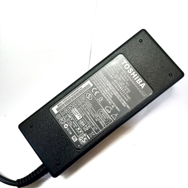 Adaptor Charger Laptop Toshiba A150 A500 A660 L300 A100 A150 L300 M600 19V 3.95A