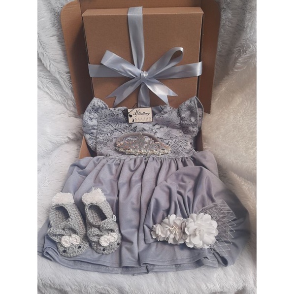 

Paket hampers bayi perempuan
