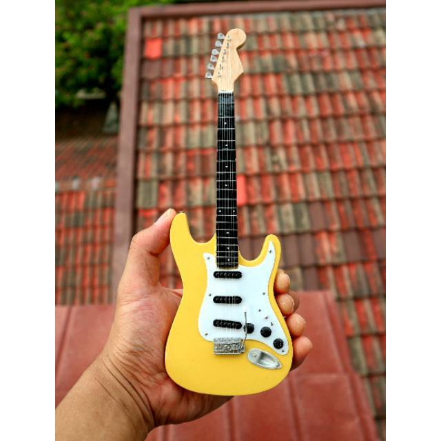 Miniatur Gitar Fender Stratocaster The Duck Yngwie Malmsteen Signature