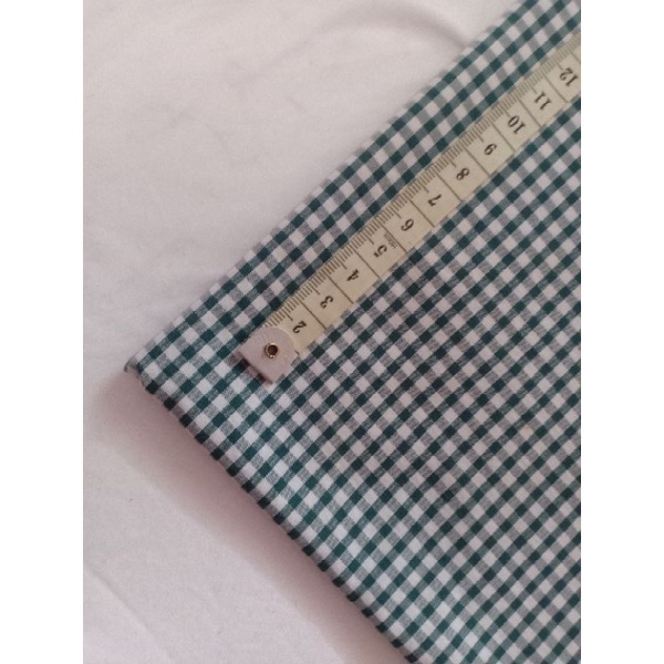 KAIN KATUN KOTAK HIJAU PUTIH KECIL (1,6 m = Rp. 45.000)