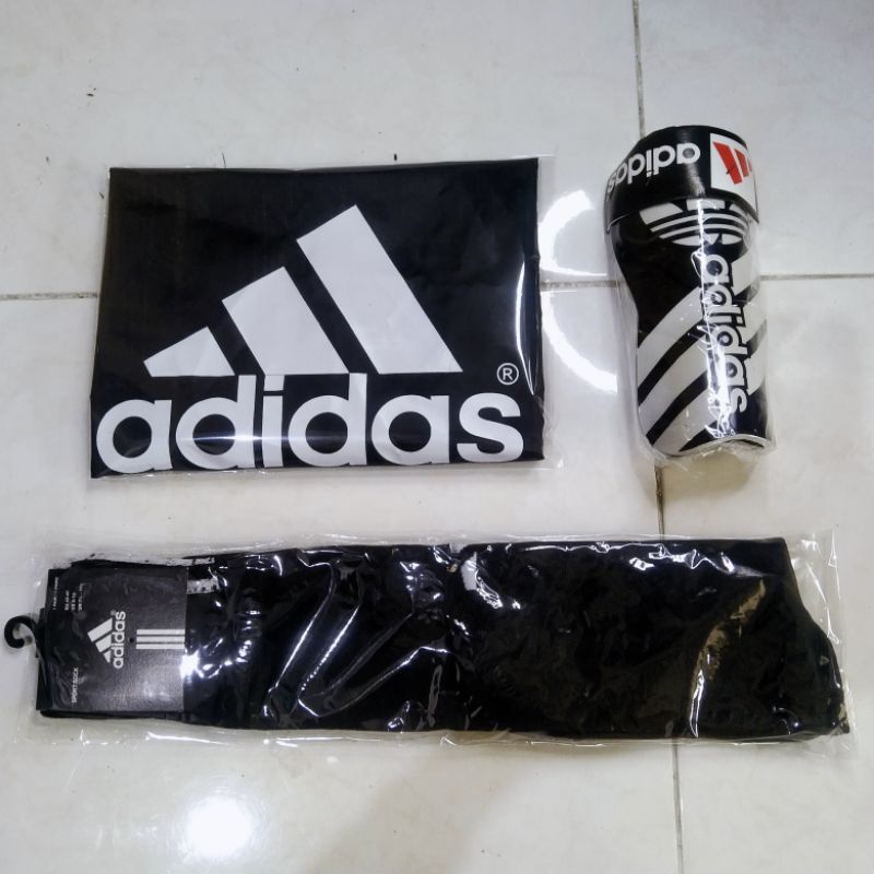 Paket 3 Lengkap Olahraga Futsal Dan Sepak Bola ( tas serut, kaos kaki, deker) Bisa COD Dan Gratis Ongkir