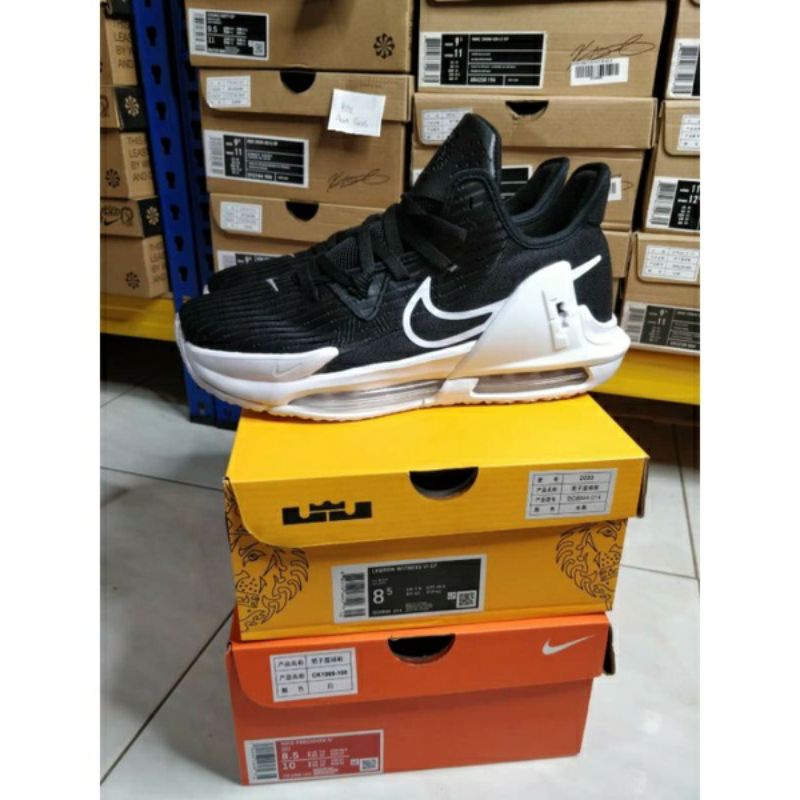 SEPATU BASKET LEBRON WITNESS 6 LOW BLACK WHITE