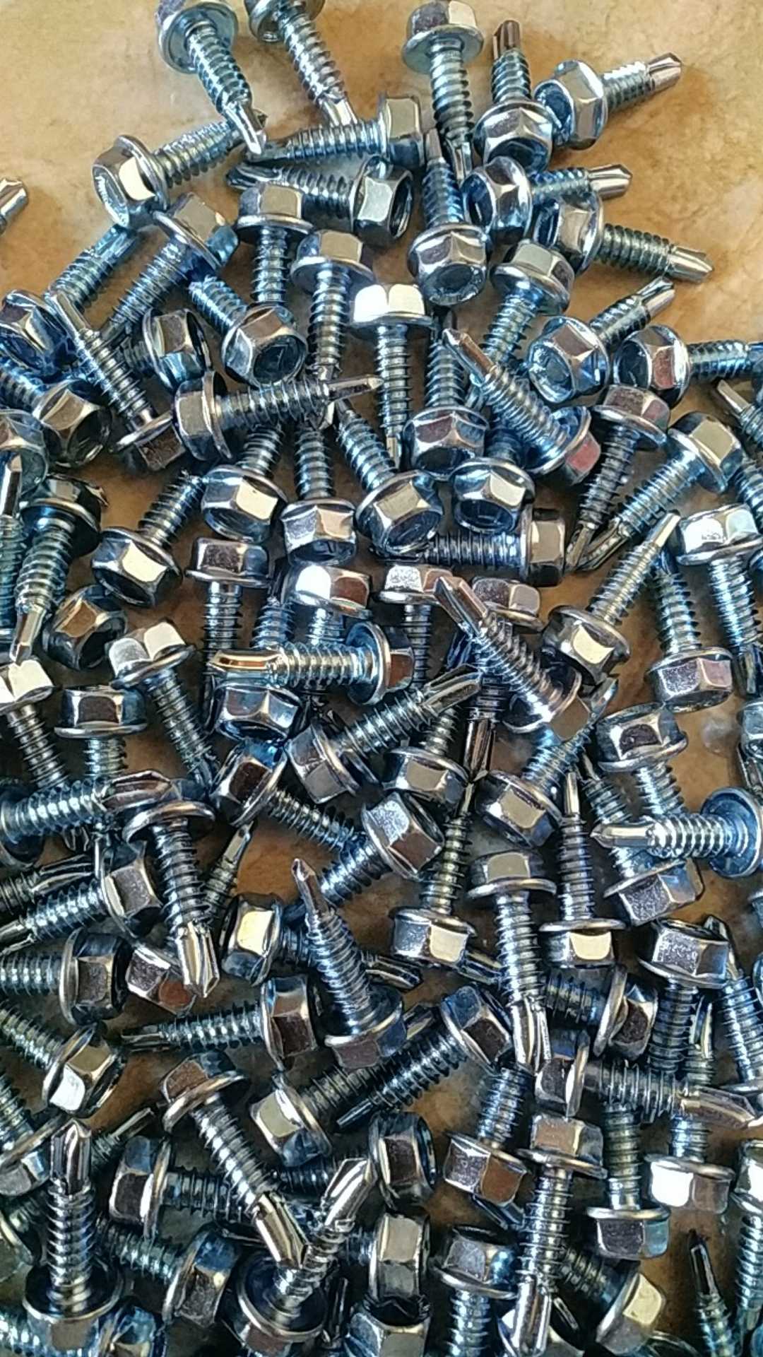 Skrup Roofing Putih Baja Ringan 10x19 Moon Lion Steel