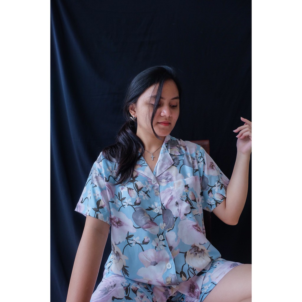 

LARASINTA SET in soft flora pattern