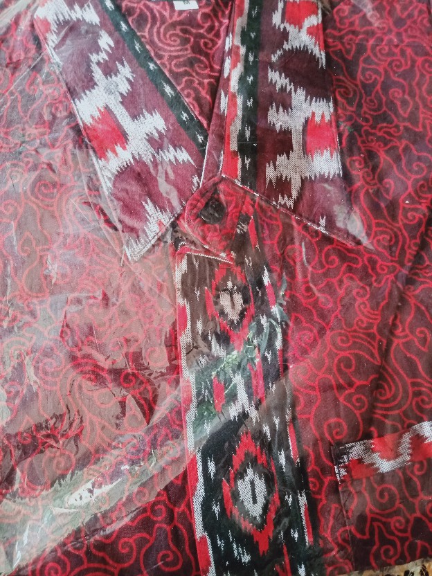 Kemeja Batik Pria Modern Jumbo Motif Mega Mendung Merah