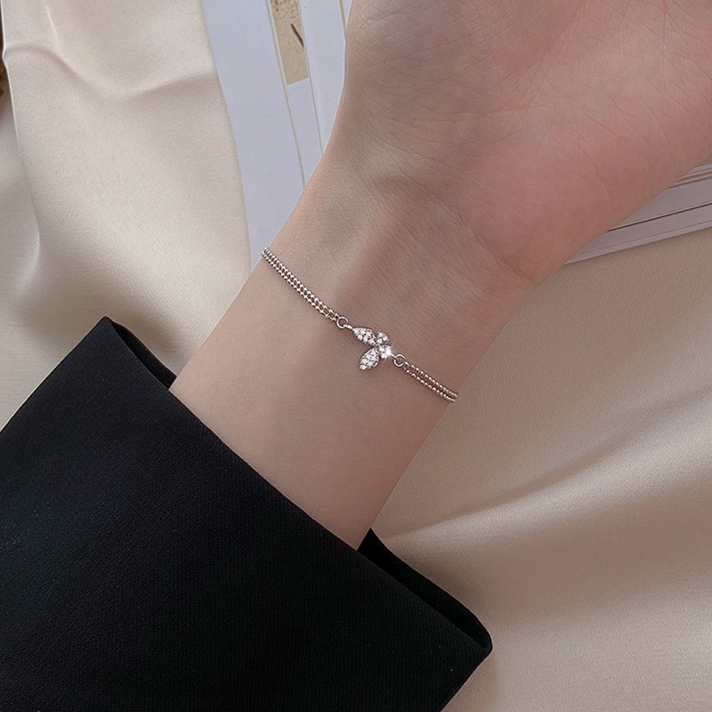 Gelang Desain Kupu-Kupu Aksen Kristal Warna Silver Gaya Korea Untuk Wanita