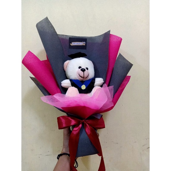 

BUCKET BONEKA WISUDA