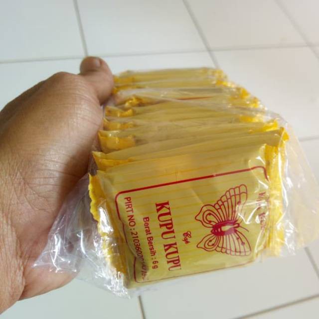 

Kopi Hitam Kupu Kupu Kopi Hitam Semangatku 1 Pak (20 Sachet) Termurahh