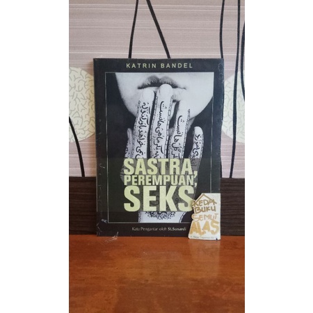 SASTRA. PEREMPUAN, SEKS