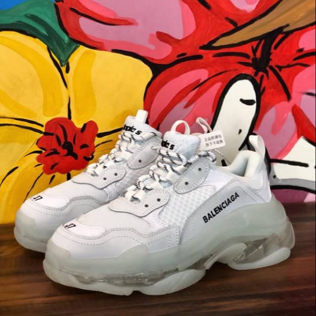 

BALENCIAGA TRIPLE S WHITE GEL