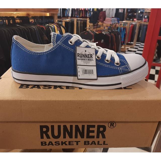 Sepatu runner
