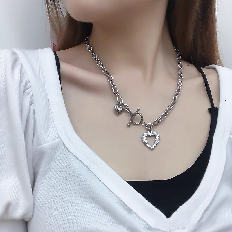 Kalung Choker Rantai Klavikula Hias Liontin Hati Malaikat Mutiara Asimetris Gaya Korea Vintage