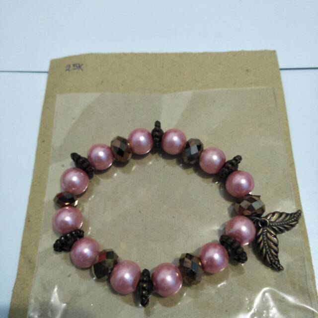 Gelang Batu Kristal khas kalimantan