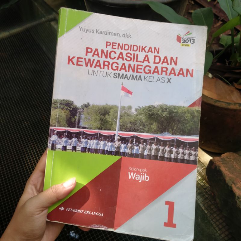 

[PRLVD] BUKU PAKET PPKN KELOMPOK WAJIB KELAS 10 PENERBIT ERLANGGA