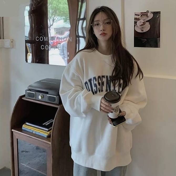 Dissentery Sweater Crewneck - Allsize - Bahan Fleece Tebal dan lembut - Outfit Wanita Dan Pria