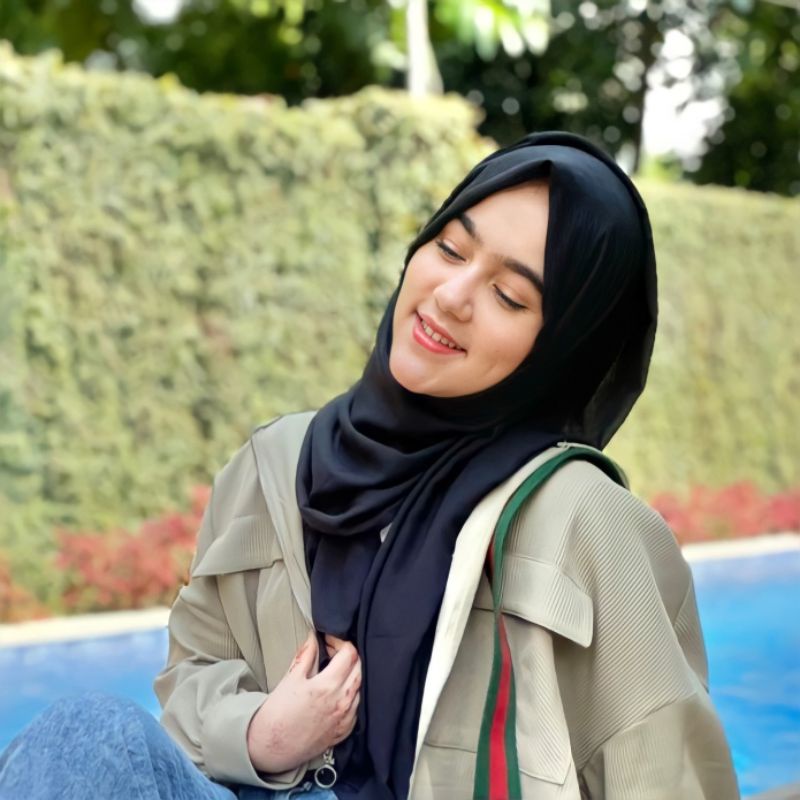 Odettá Shawl Basic Cotton Pashmina Arabian Hijab Rawis Turki Tegak Di Dahi Ga Nerawang Harlavita-1