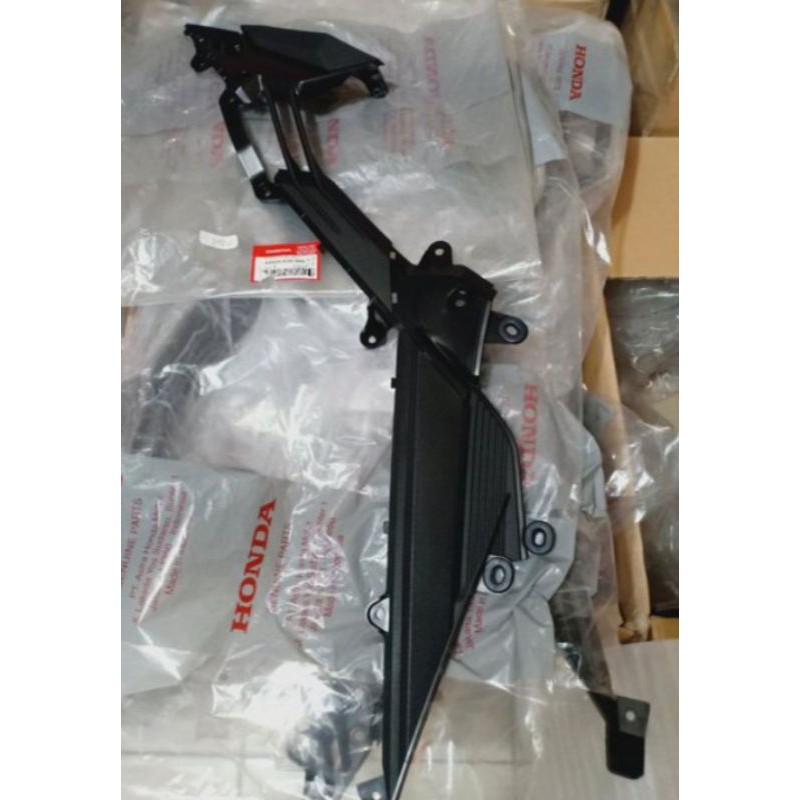 Cover R Side Assy / Sayap Sonic 150 LED Original
