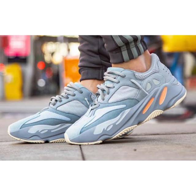 Sepatu premium Adidas yeezy 700 inertia