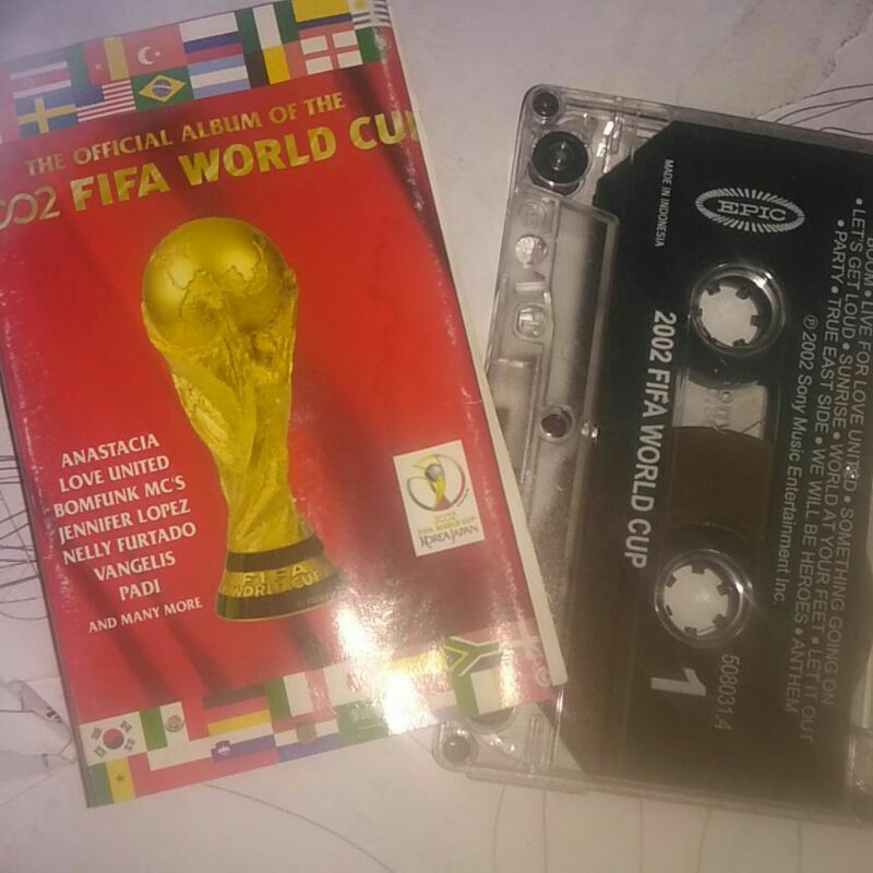 Kaset pita The Official Album of The 2002 Fifa World Cup.