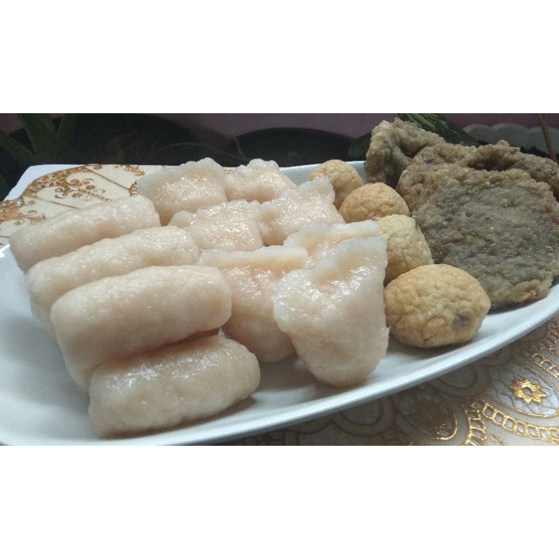 

Pempek premium gabus asli tanpa campuran. per paket isi 25 plus cuko kental pedas. Dikirim dalam keadaan vakum dan frozen