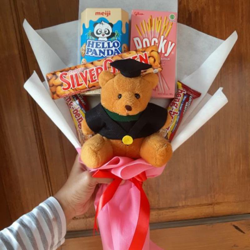 

buquet Snack boneka/buket snack boneka wisuda/buket Snack boneka ultah/buket boneka pernikahan