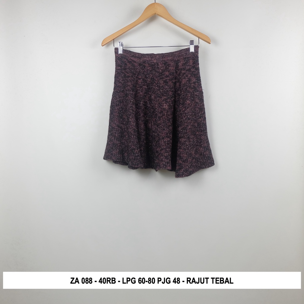 Thrift Rok Wanita - Kode Z1-ZA 088