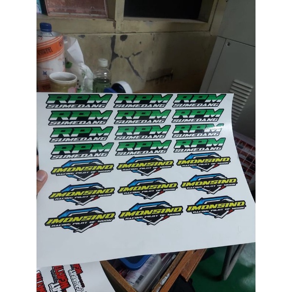 

Custom Sticker Printing Print And Cut Kiss Cut Setengah Lembar A3 bisa isi banyak harga murah berkualitas