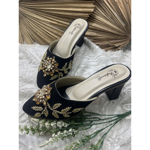 sepatu wedding wanita hitam buludru nadila 7cm tahu