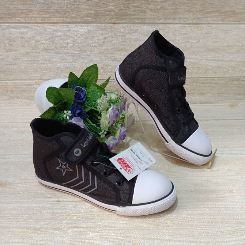WORLD STAR SEPATU SEKOLAH ANAK SD