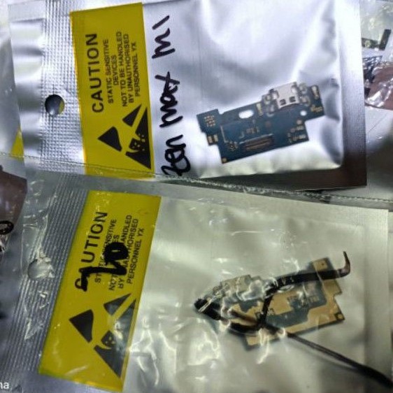 PAPAN BOARD UI CHARGER ASUS ZENFONE MAX M1