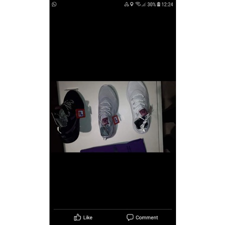 Sepatu Fila voyager BTS