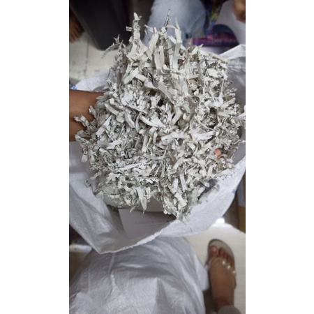 

kertas serut / kertas cacah untuk hampers