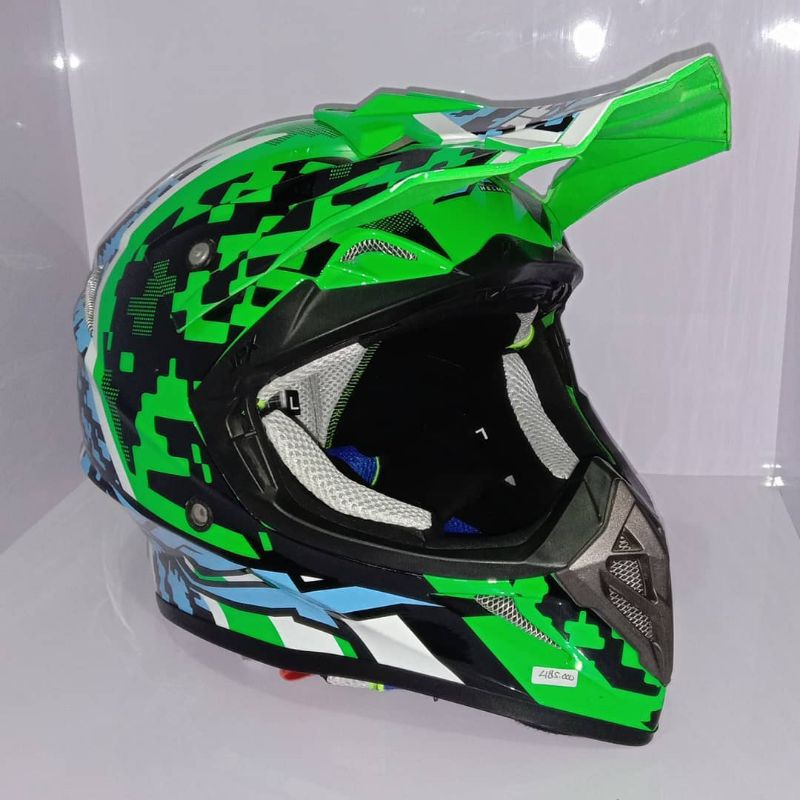 

HELM_JPX_CROSS_MOTIF_DAN_SOLID
