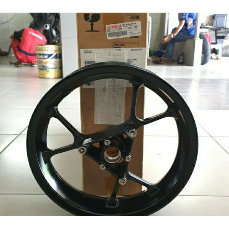 VELG DEPAN YAMAHA LEXI 125 ORIGINAL - HITAM