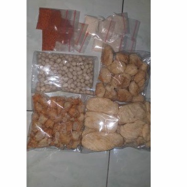 

PAKET LENGKAP TOPING BASO ACI : Cuanki lidah,tahu kering,siomay,sukro cikur,bumbu boci