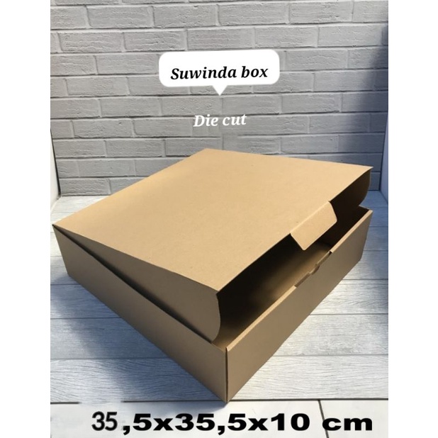 

Kardus uk. 35x35x10 cm.... box karton model pizza untuk aksesoris-dll