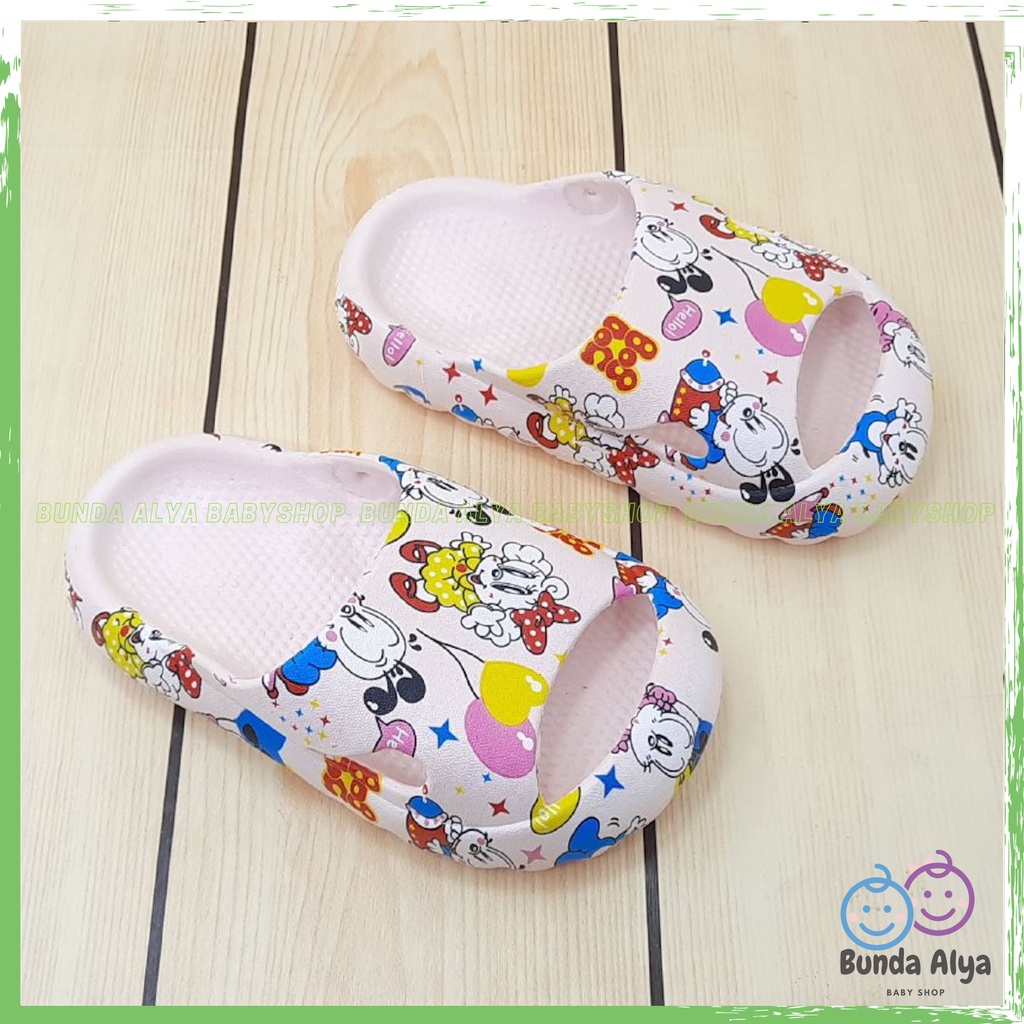 Sendal Anak Perempuan Usia 3 4 5 Tahun Slop Karet Elastis PINK - Sandal Anak Cewek Motif Kartun Lucu Model Kekinian Anti Licin Elastis Size 24-29