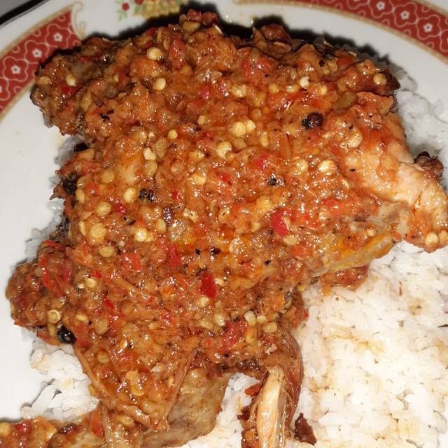 

Ayam negeri Bumbu Pedas Nampol