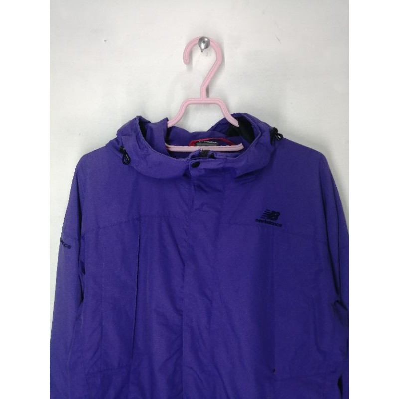 jaket outdoor New Balance second