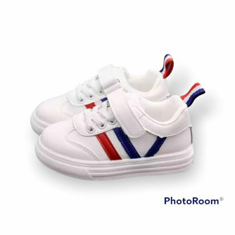 sepatu sneaker tali anak terbaru