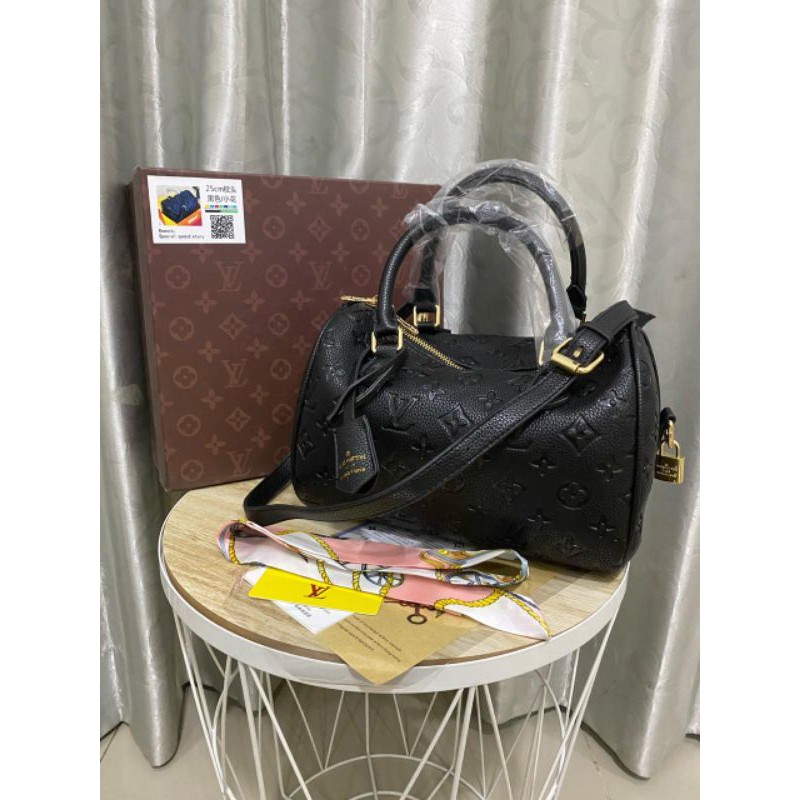 TAS LV SPEEDY EMBOSS 25CM