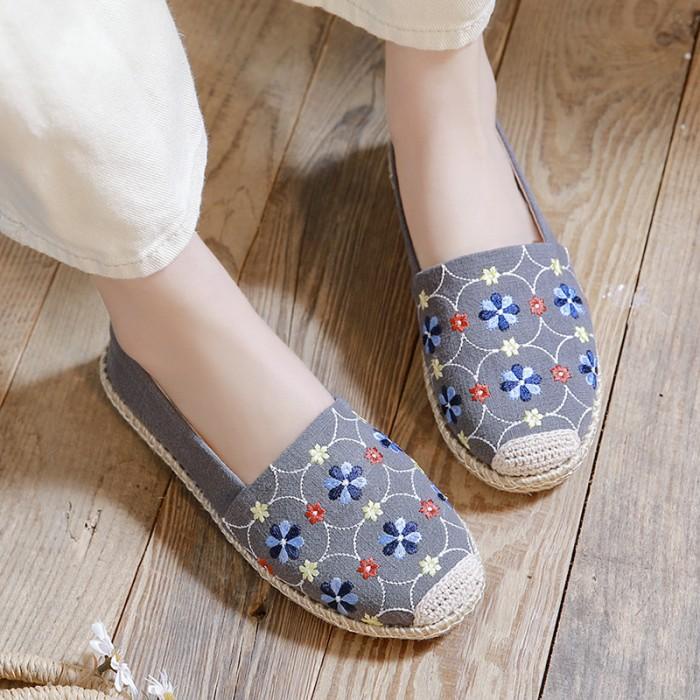 Sepatu Espadrilles Wanita Korea Slip On Kanvas