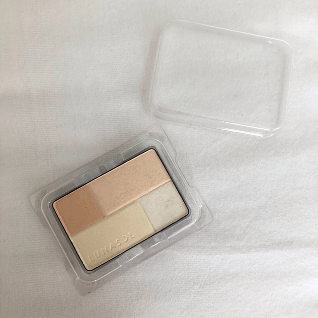 Lunasol finishing powder