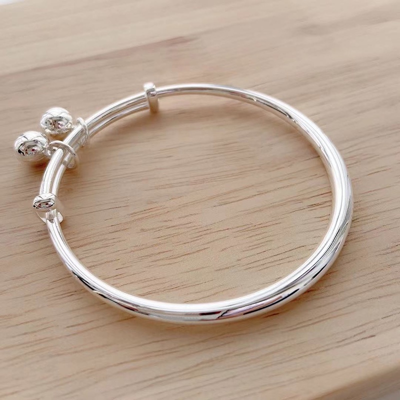 Gelang Bangle Adjustable Warna Silver Dengan Lonceng Untuk Wanita