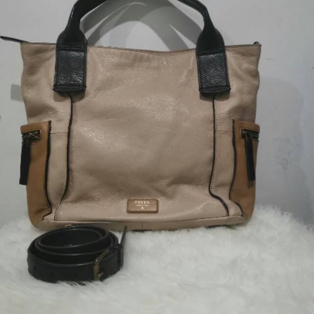 Fossil Emerson Large
Two tones